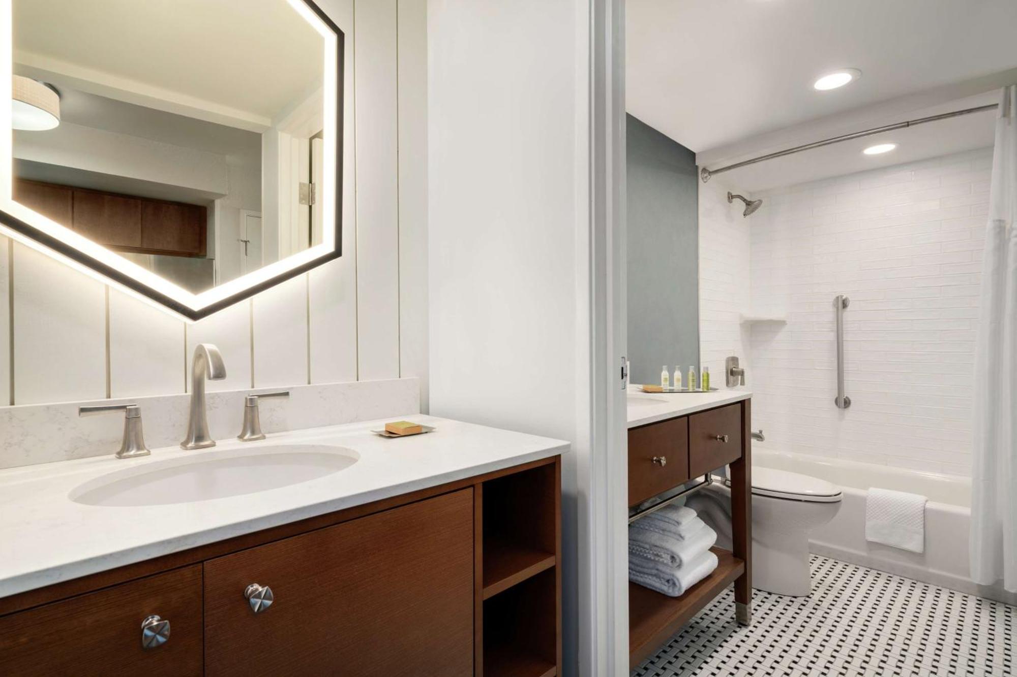 Doubletree By Hilton Ocean Oceanfront Ocean City