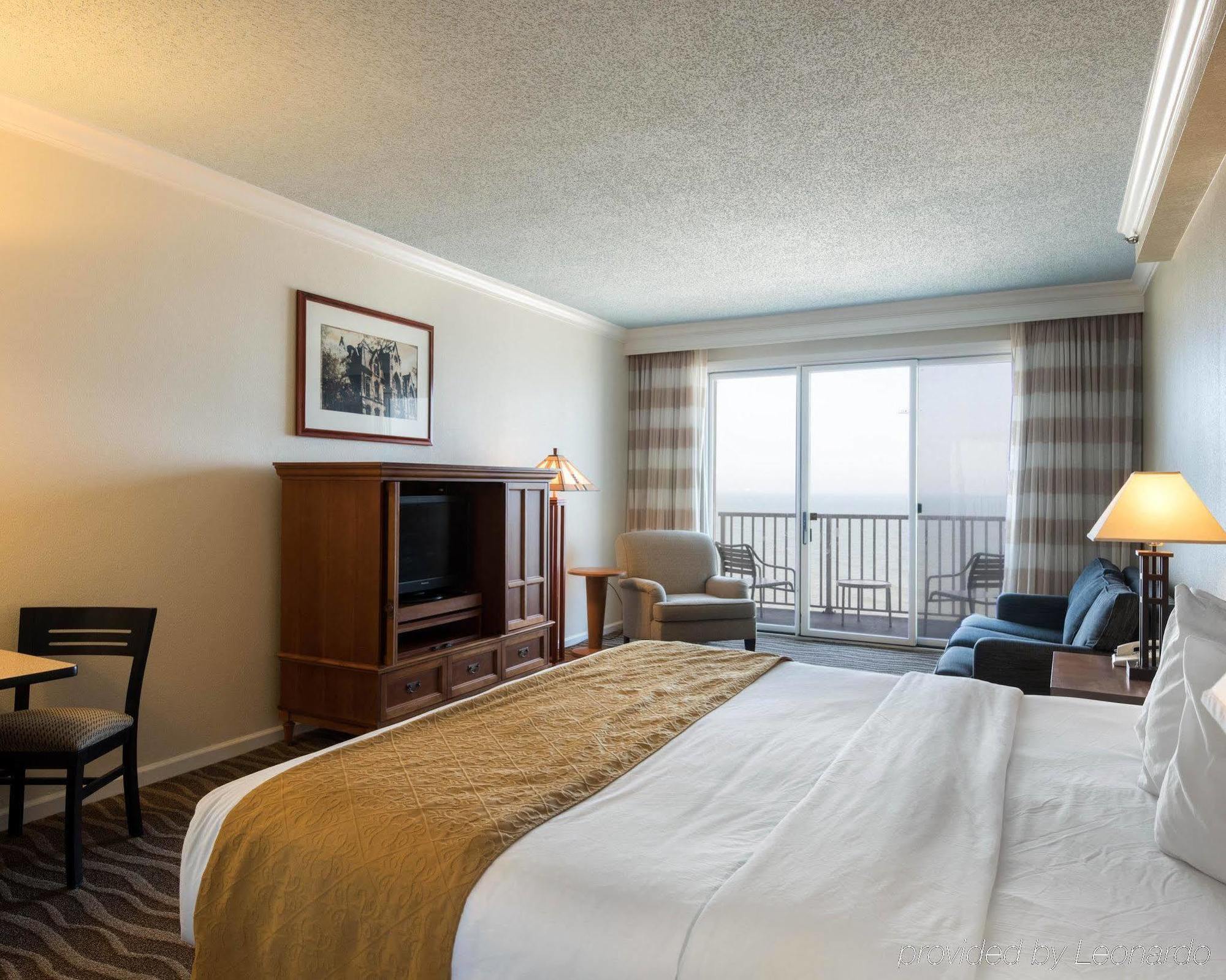 Doubletree By Hilton Ocean Oceanfront